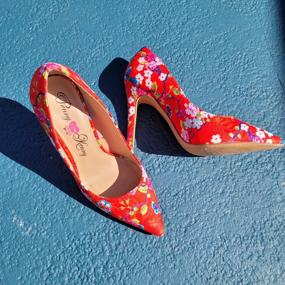 Heels - Picture 2 of 2